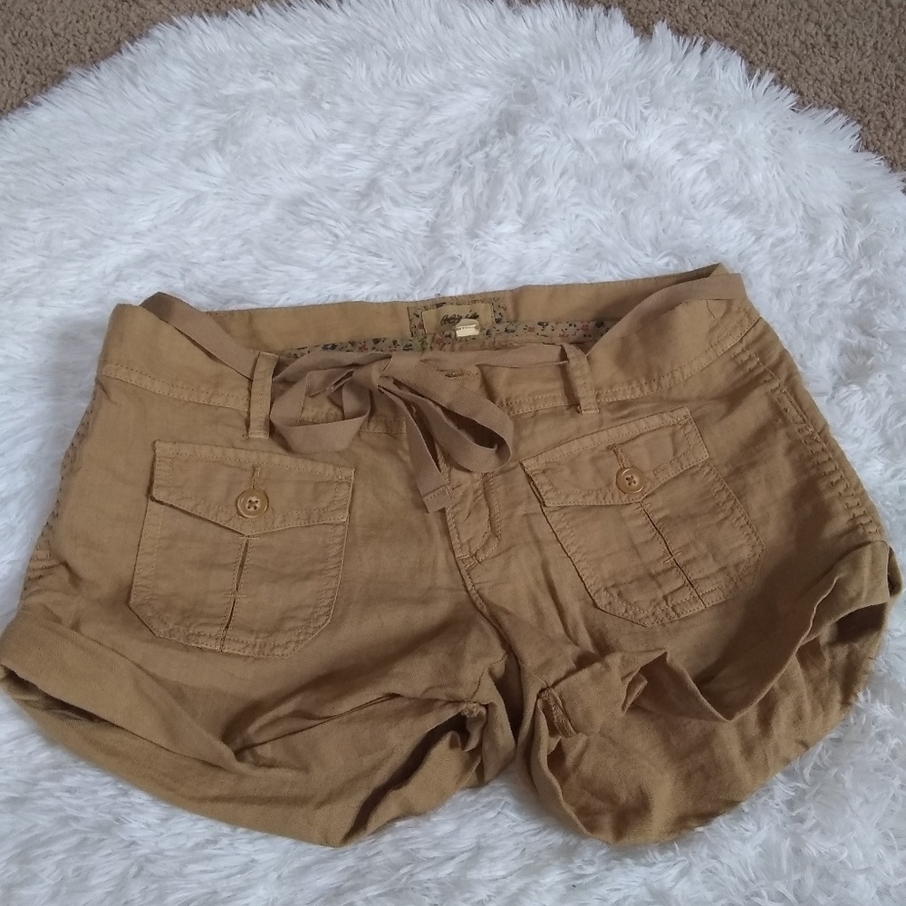 Aerie tan shorts